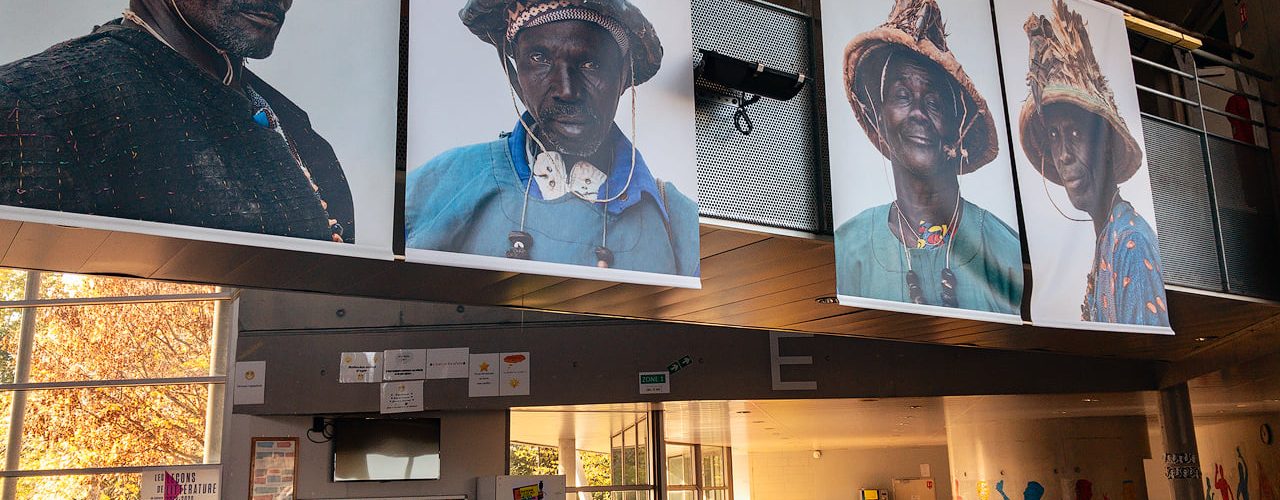 Accueil de l'exposition Koredugaw au lycée dans le cadre d'un partenariat avec le théâtre de l'Arlequin en novembre 2020