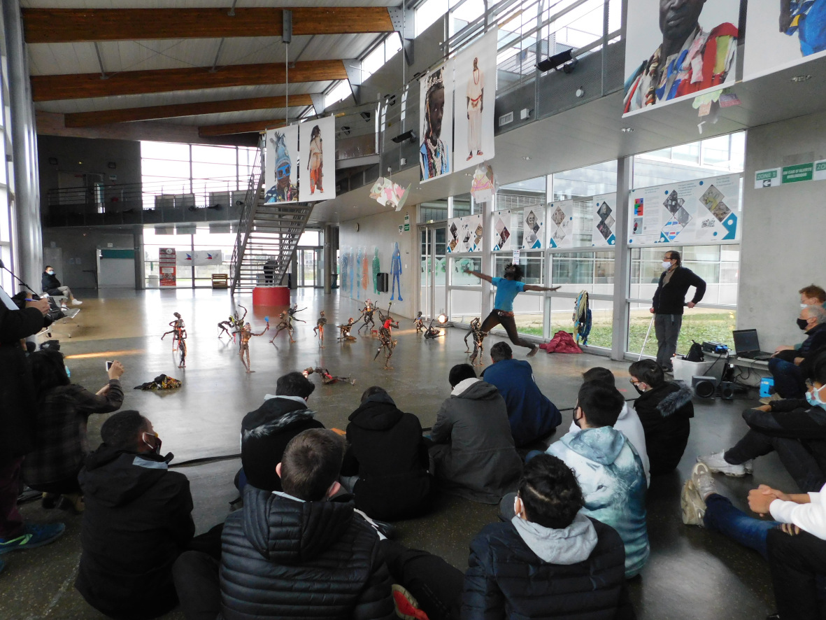 Venue du danseur Modibo Konate au lycée le 14 janvier 2021